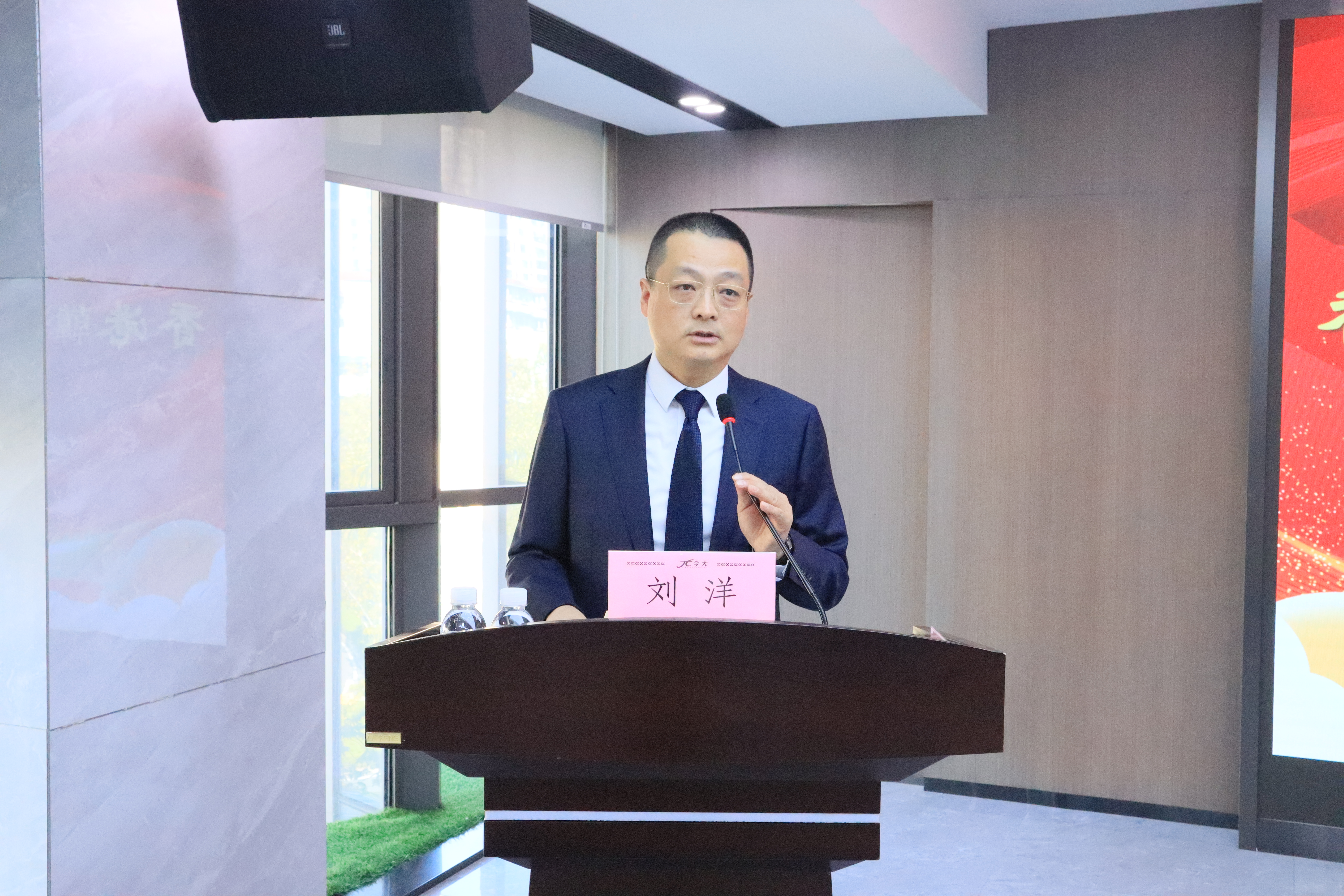 IMG_8950.JPG IMG_8950.JPG