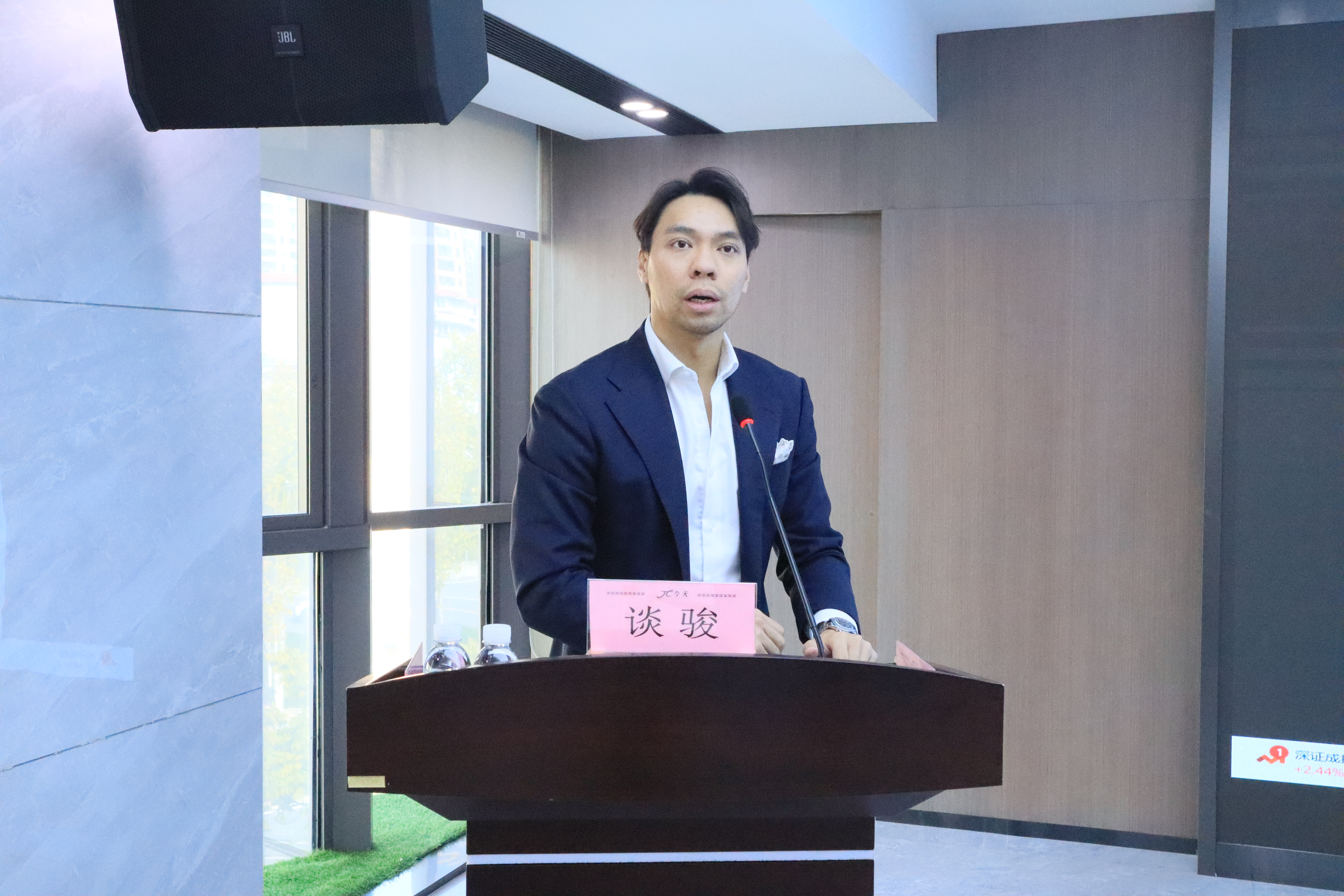 IMG_9044.JPG IMG_9044.JPG